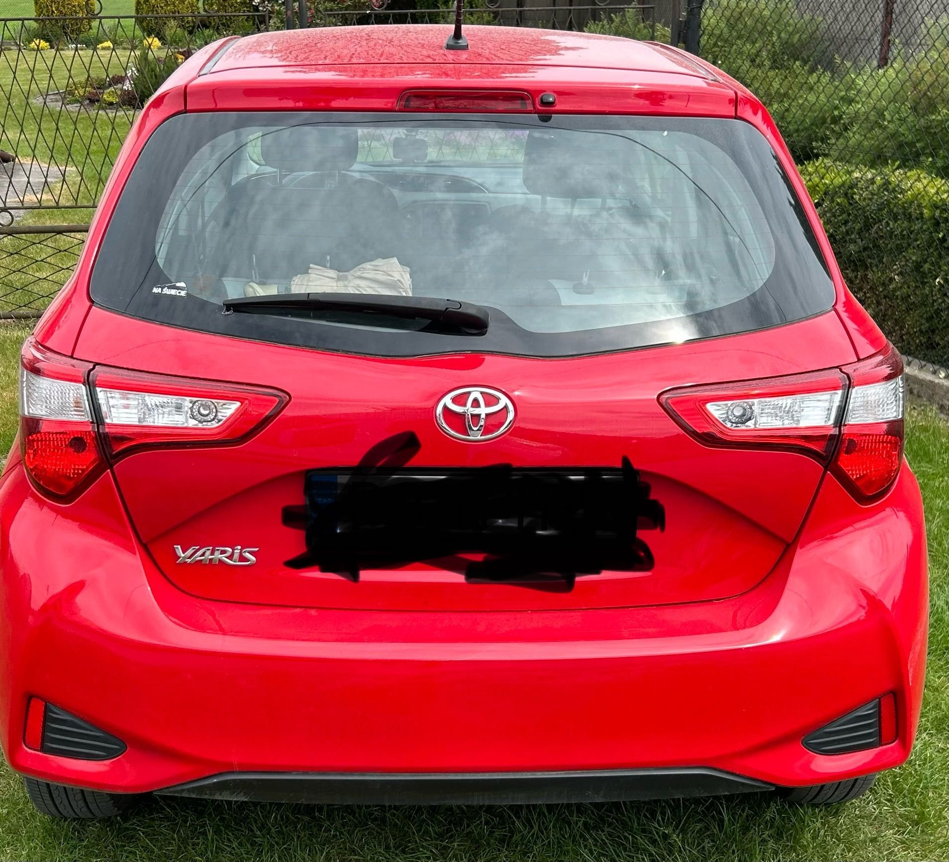 Toyota Yaris III zderzak klapa tyl 8X1 3T3 1F7 040 1G2 1G3 3P0