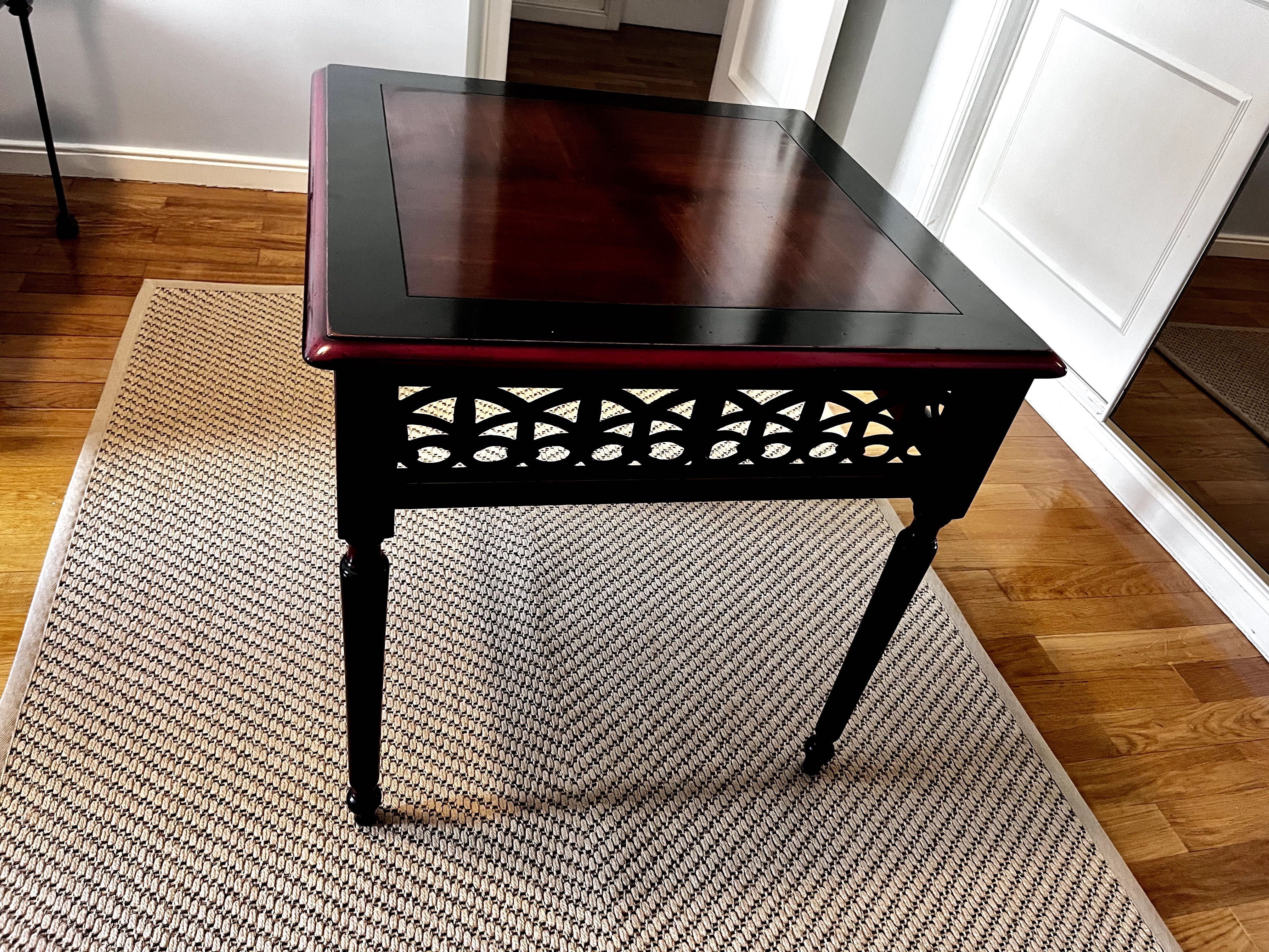 Mesa Estilo Oriental (madeira/nogueira)