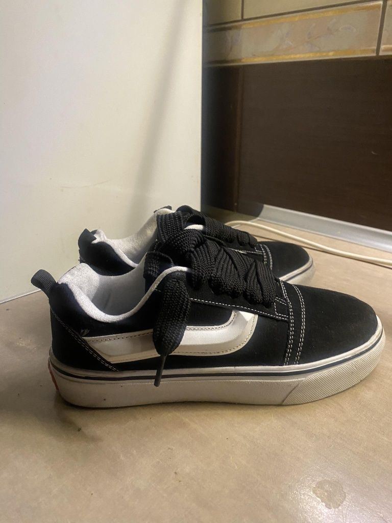 Buty Vans knu skool