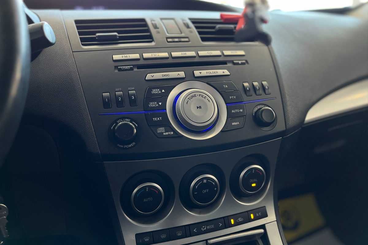 Mazda 3 2010 року