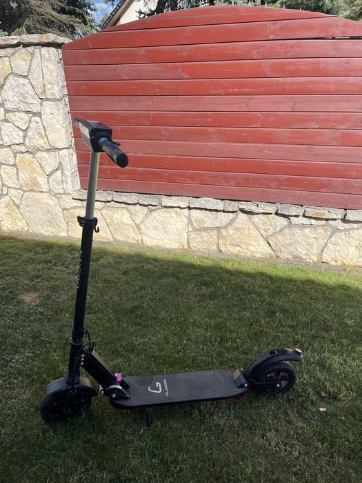 Hulajnoga elektryczna marki Kugoo