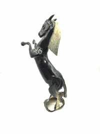 Escultura cavalo em material nobre