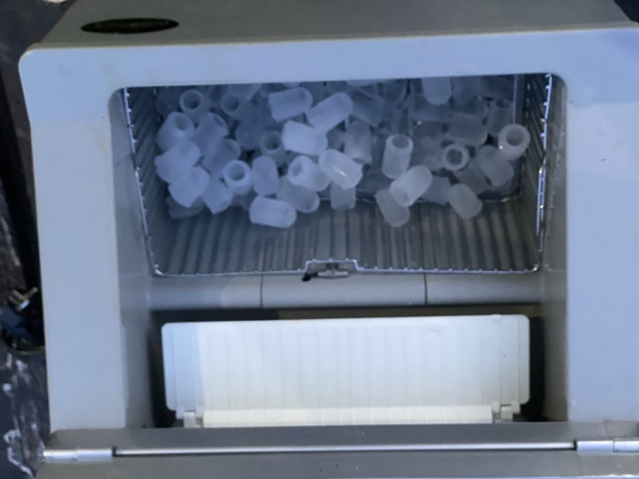 Kostkarka do lodu Nemox Ice 3