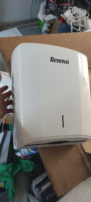 Dispensador papel mãos + recargas Renova