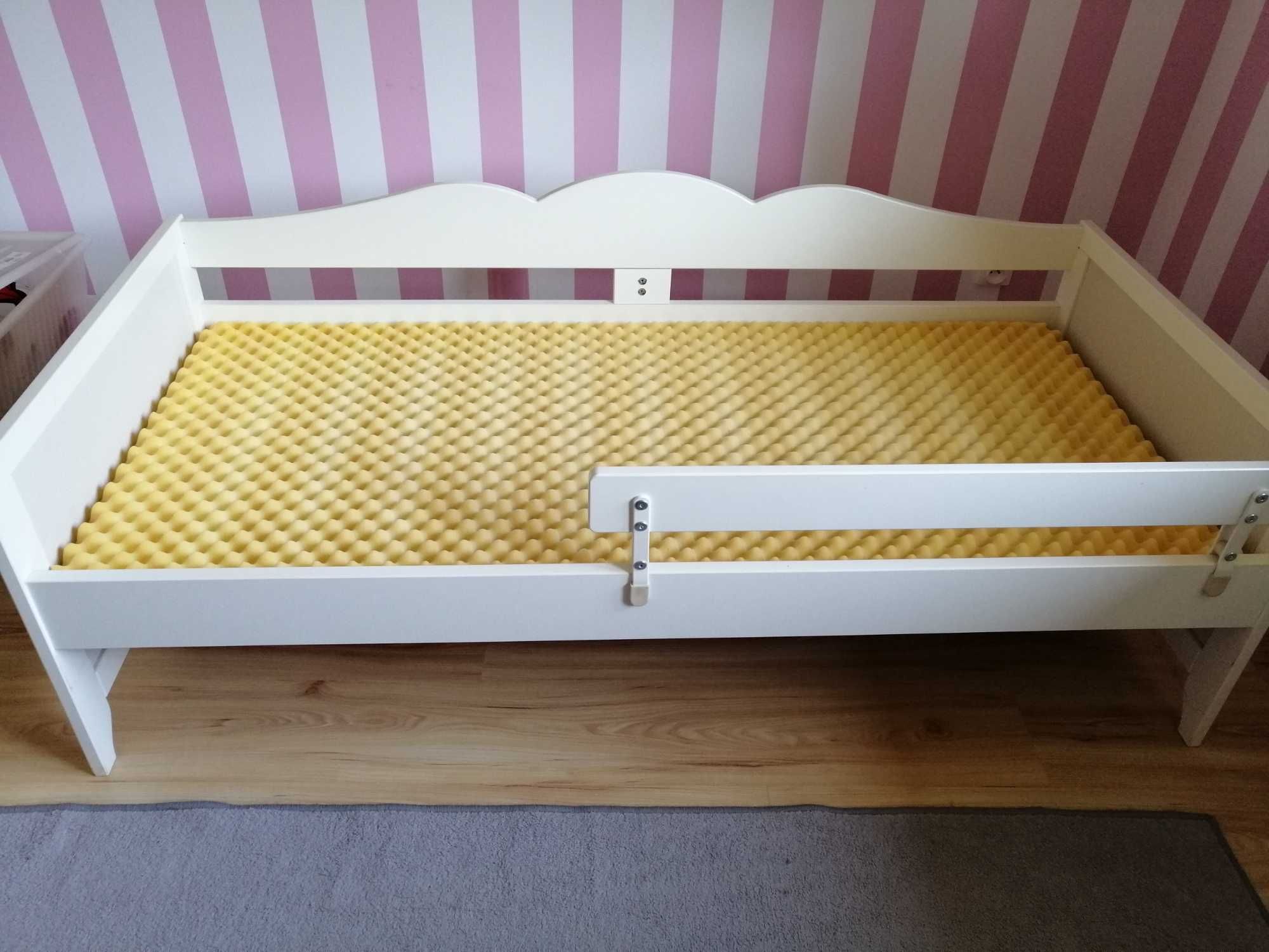 Łóżko Ikea dziecięce. Śliczne.