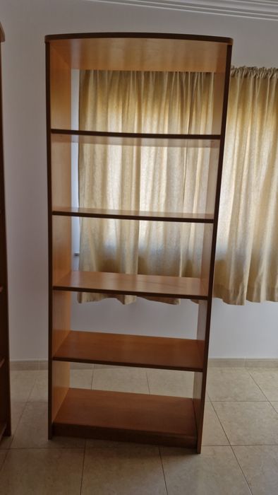 Estantes madeira castanho