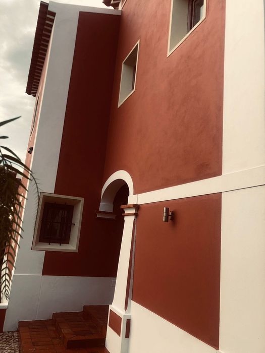 Pinturas sobre orçamentos e no metro