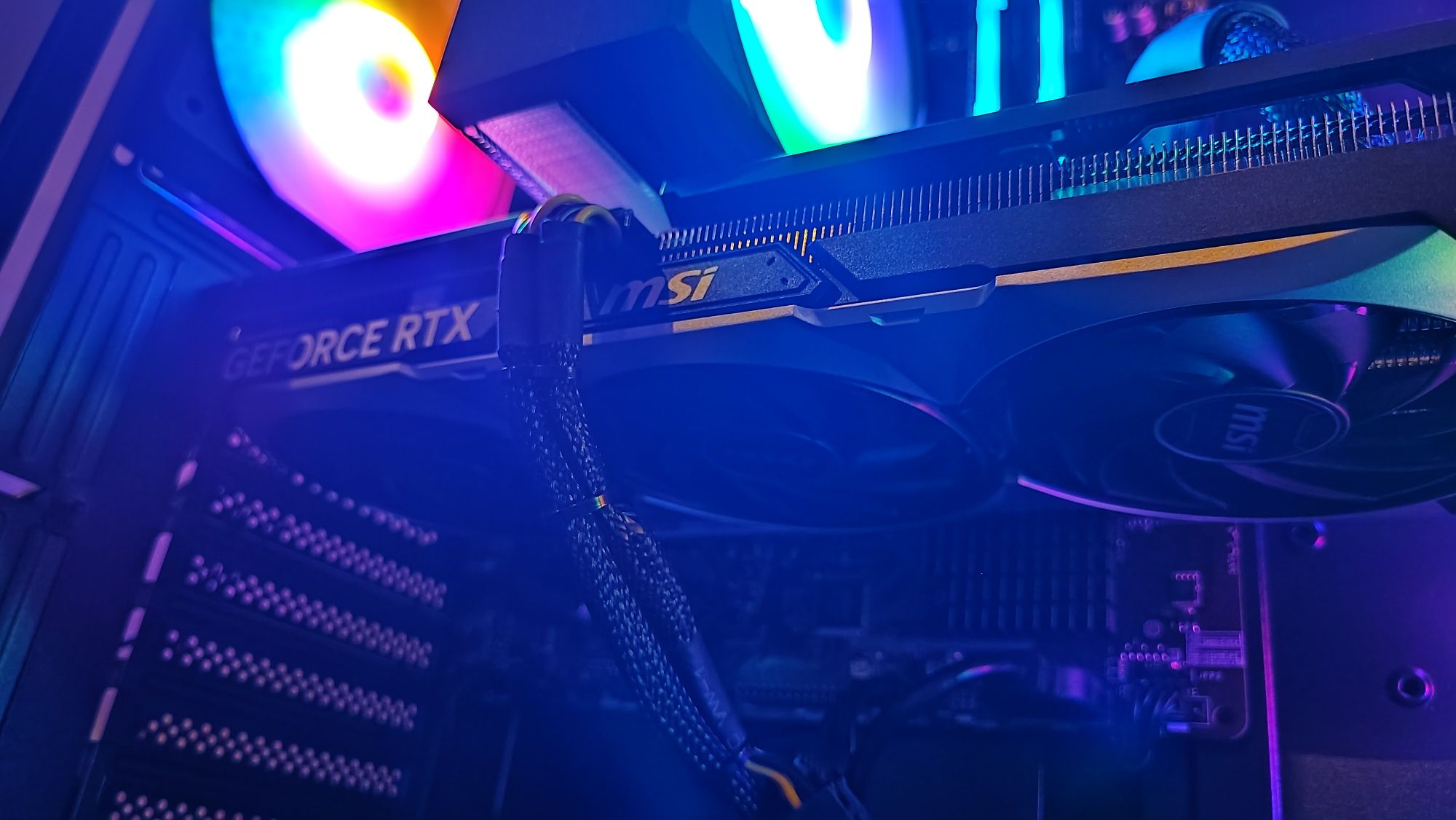 Komputer gamingowy RTX 4060 Ti / Ryzen 5 5500 / 16GB RAM / SSD NVMe