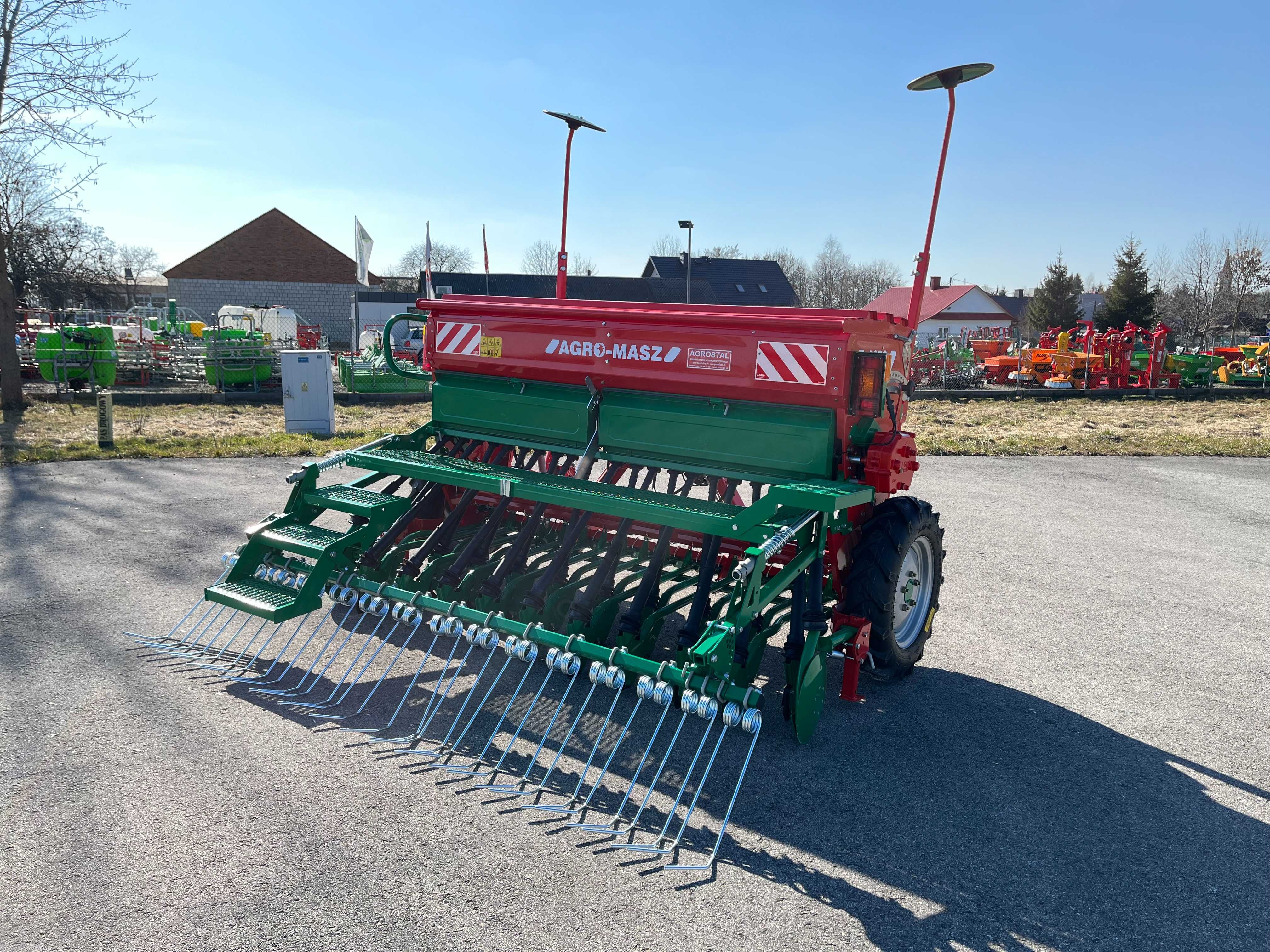 Siewnik rzędowy marki Agro-Masz SR-250