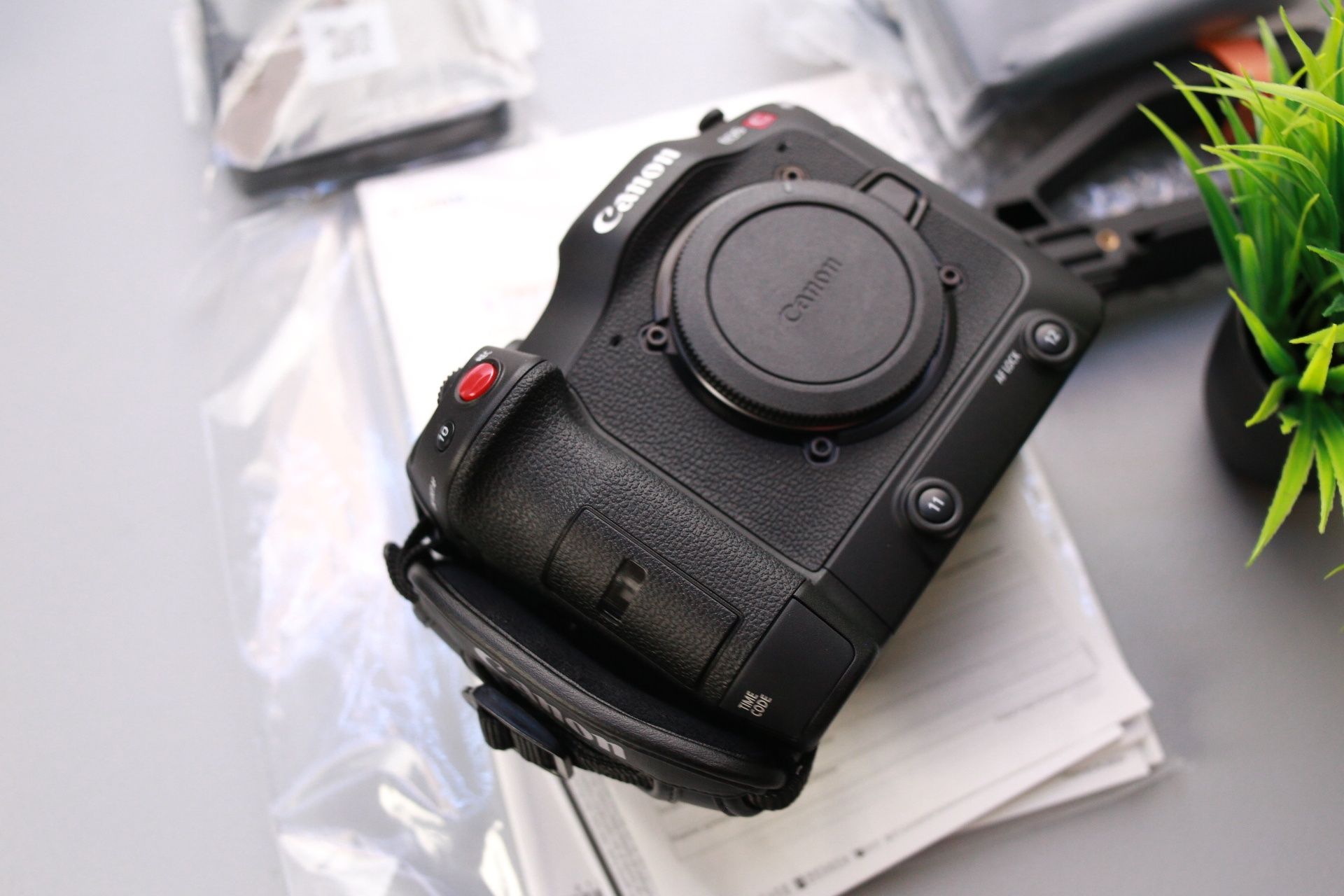 Нова Canon C70 +  краща за sony fx3 та r5c
