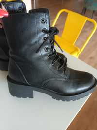 Bota militar nova