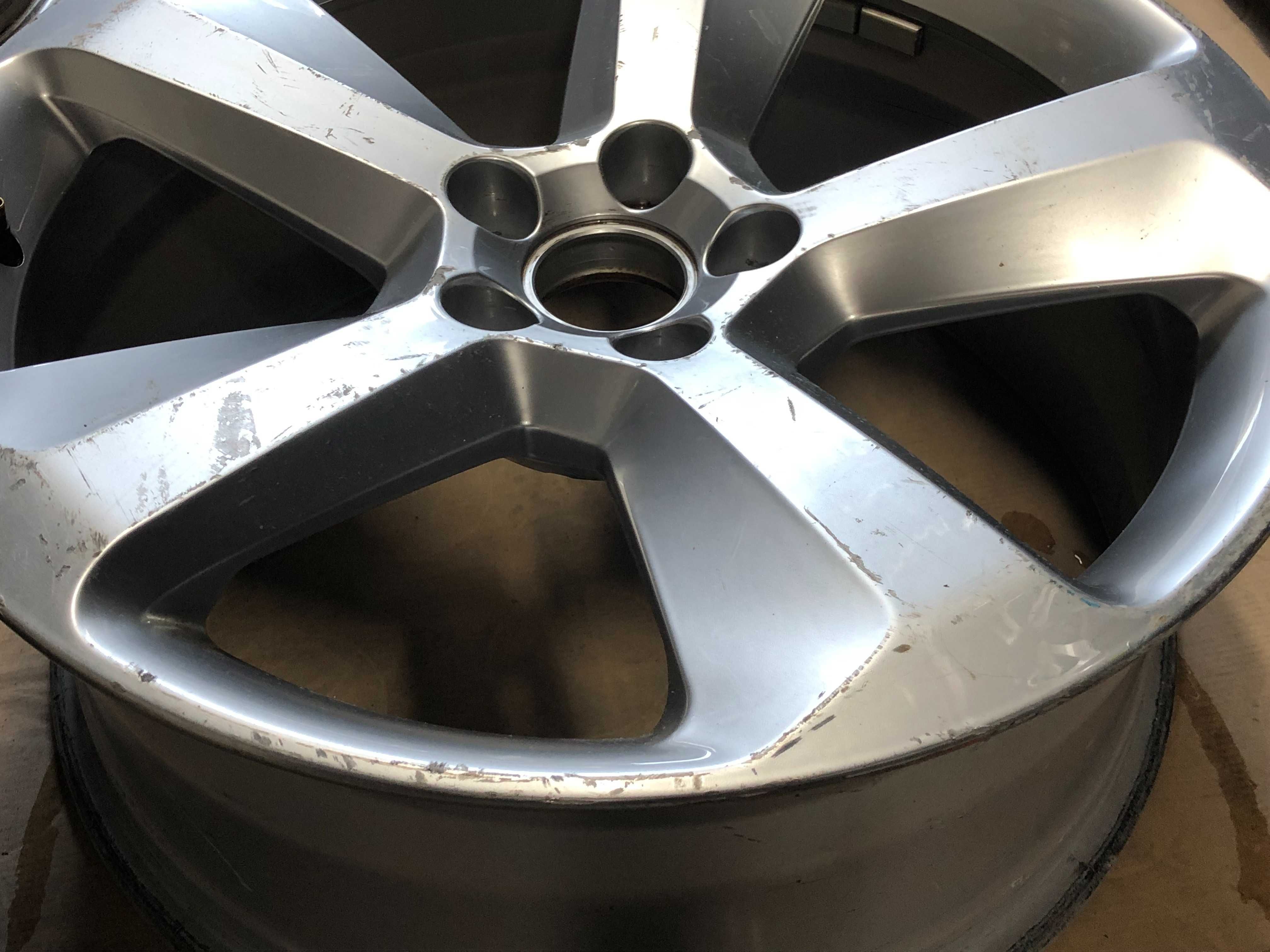 Felga pojedyncza AUDI 8Jx19 ET27 8R0