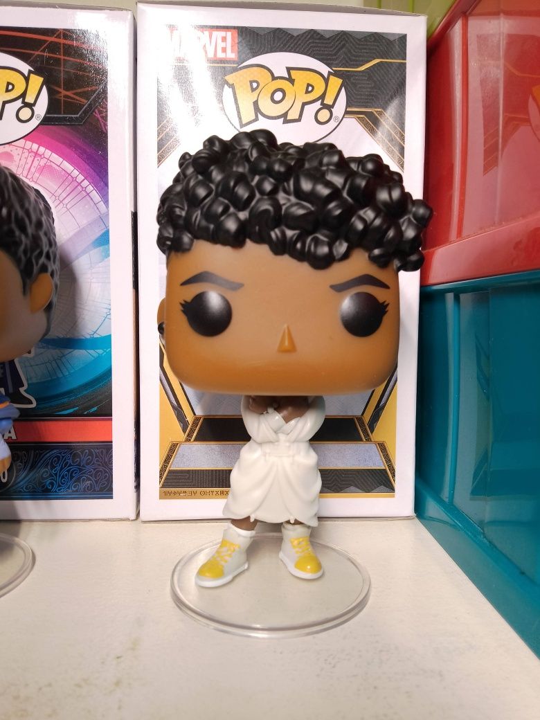 Funko pop shuri z pudełkiem