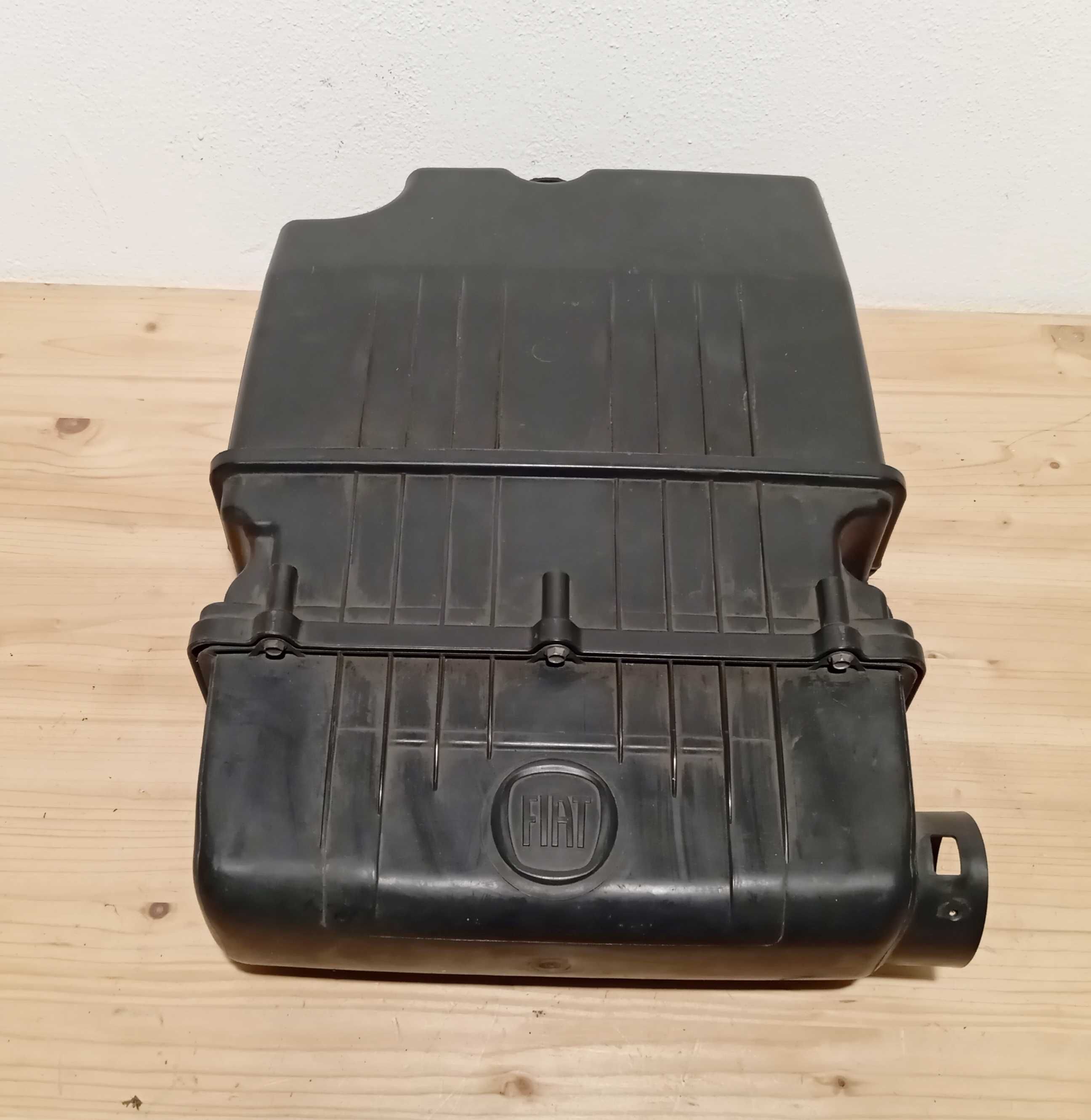 Корпус повітряного фільтра Fiat 500, Panda 1.2b 51886106, 51773400