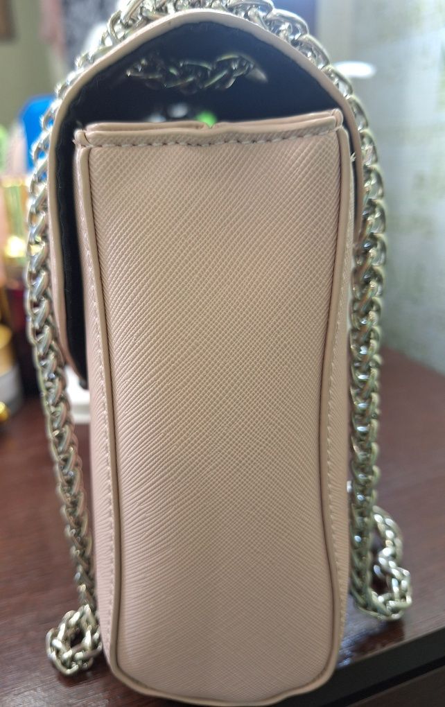 Продаю сумочку  ginatricot