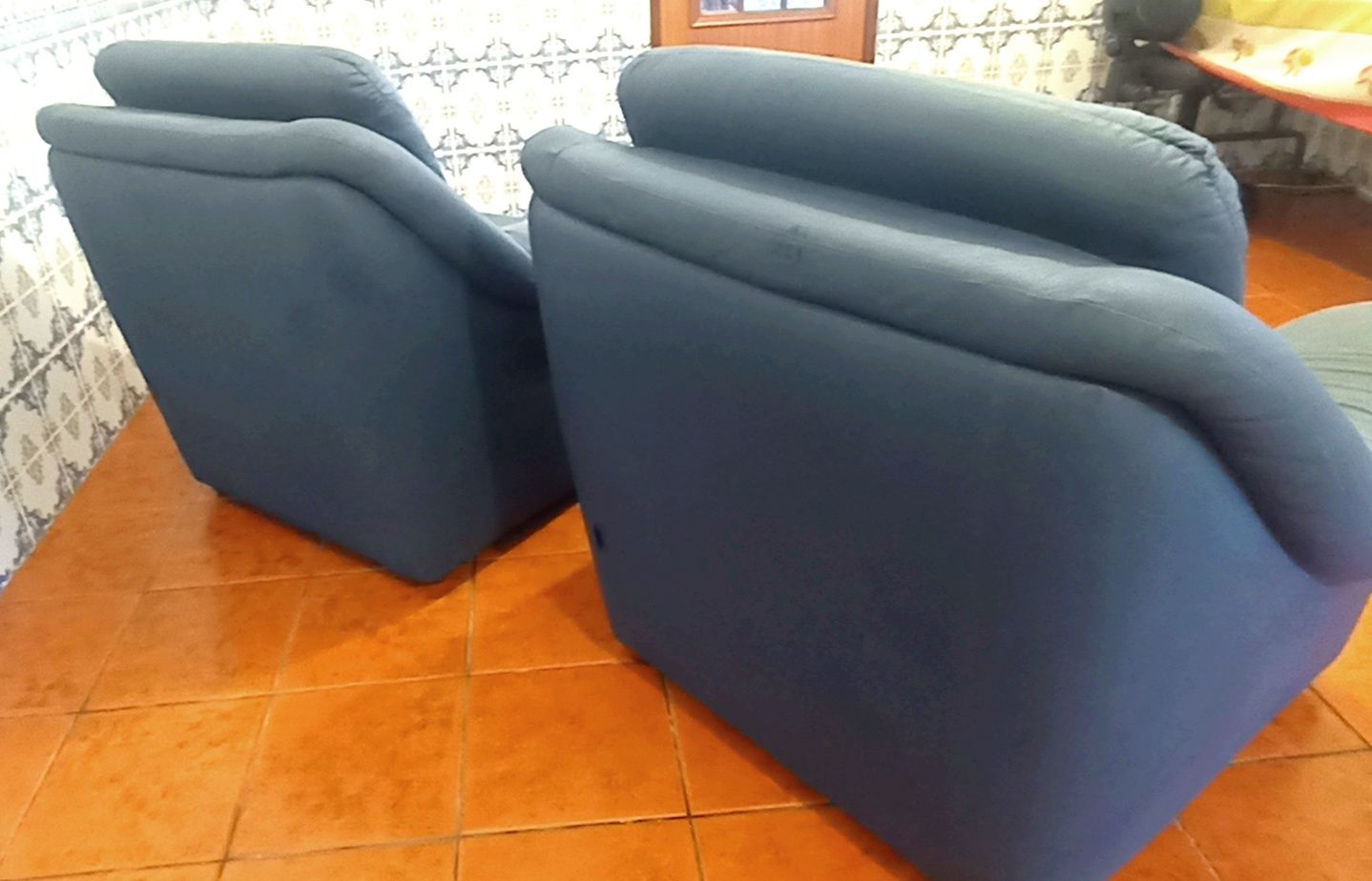 Conjunto 2 sofás + confortáveis e com boa estrutura