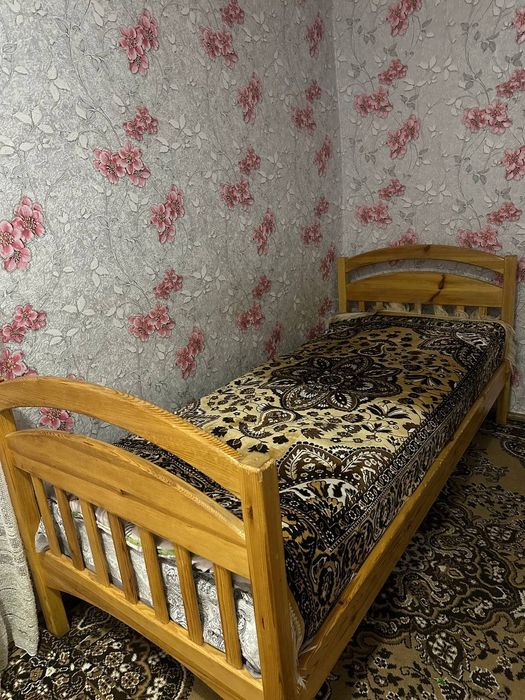 Продам 2 ліжка з матрацами