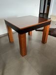 Mesa de cerejeira e vangué/cadeiras de pele de pessego (bege)