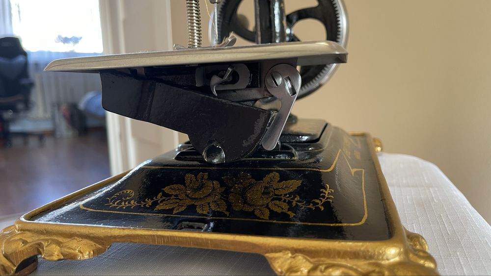 „Original Express”, zabytkowa maszyna do szycia (ok.1880r.)