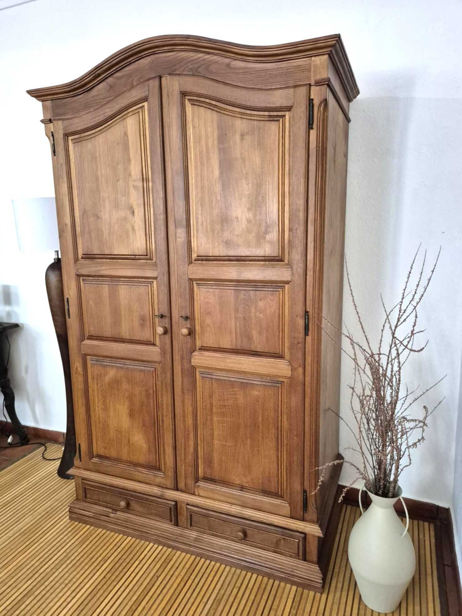 Armário / Roupeiro/ Aparador / Madeira Maciça / Rustico / Vintage