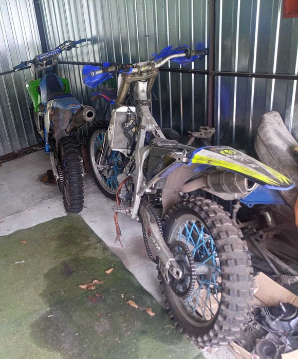 Yamaha YZ 426F plus druga w częściach
