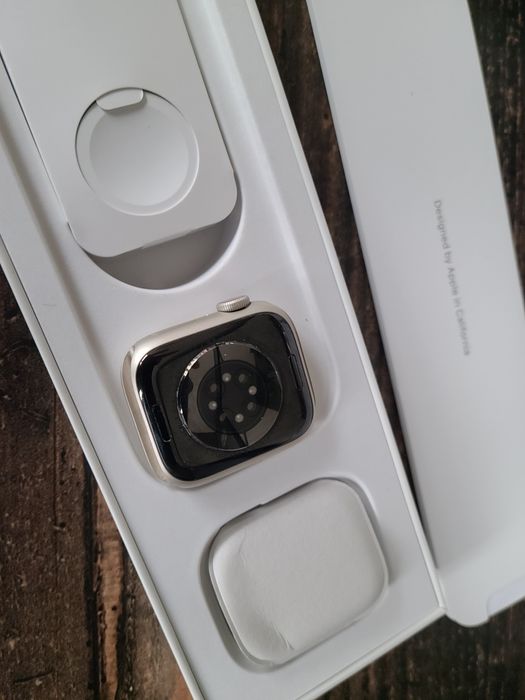 Часы apple watch 7 series 41mm. Starlight aluminum case