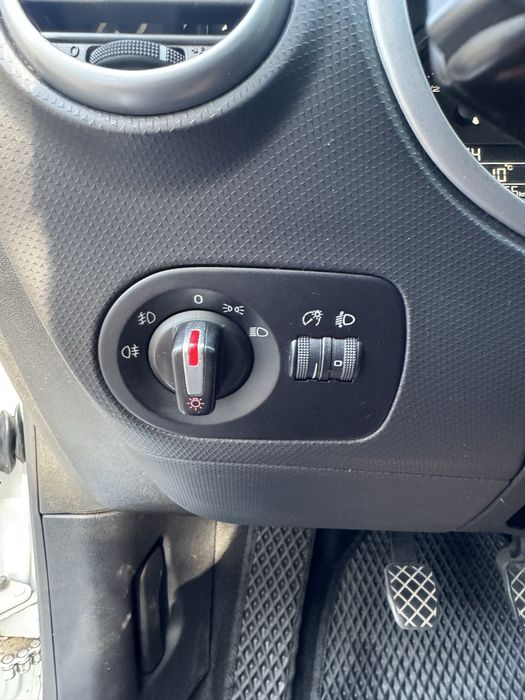Seat Leon 2010, 1.6 бензин (BSE), комплектація Style
