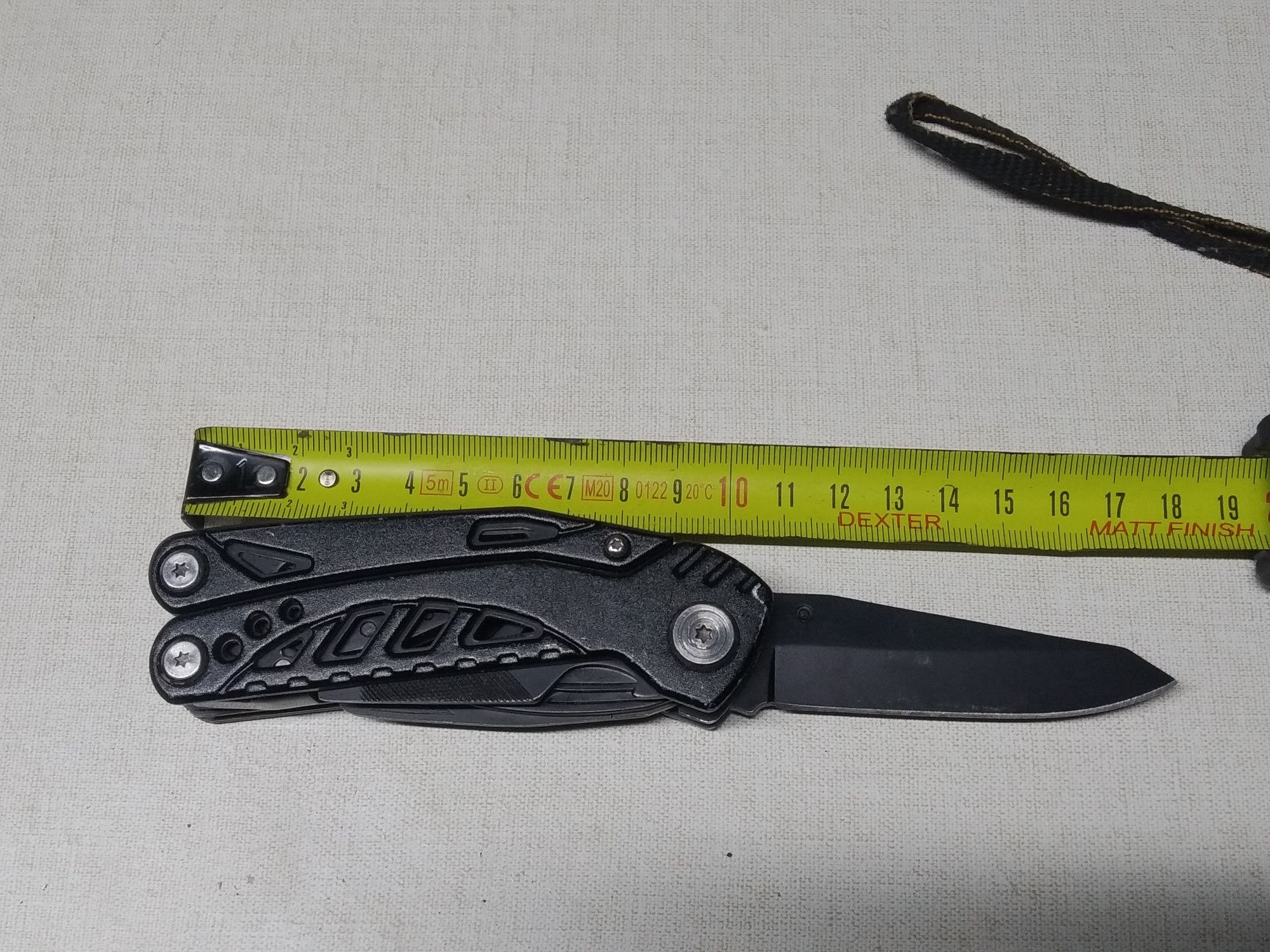 Multitoll nóż kombinerki wielefunkcyjny