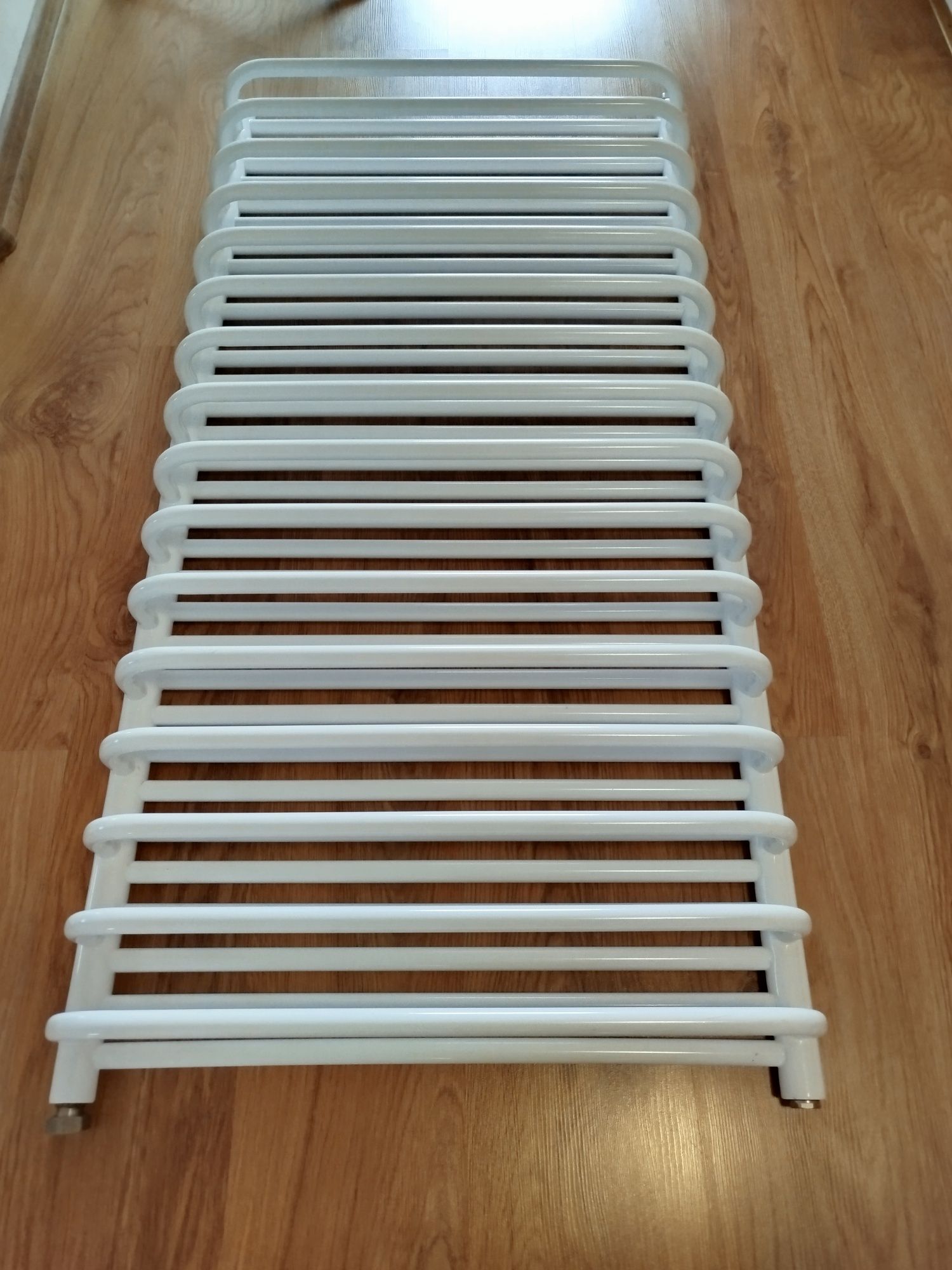 Grzejnik łazienkowy 127x63