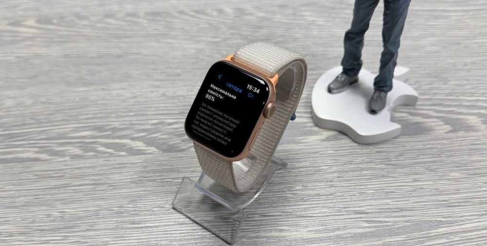 Apple Watch  Series 6 gold 40 mm GPS / 86%