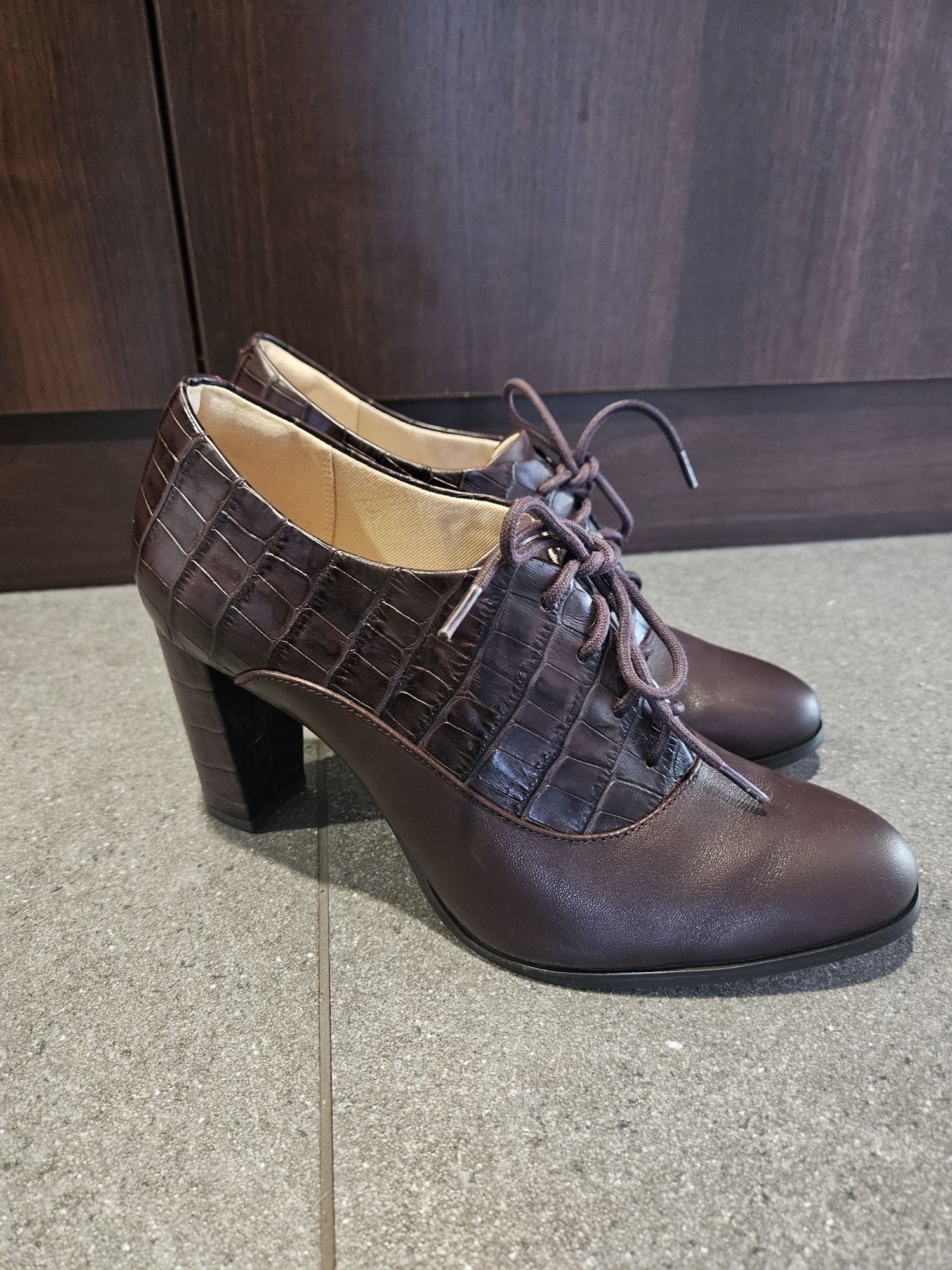 Clarks Kaylin Ida - 39,5 jak nowe. 9cm obcas, skóra naturalna