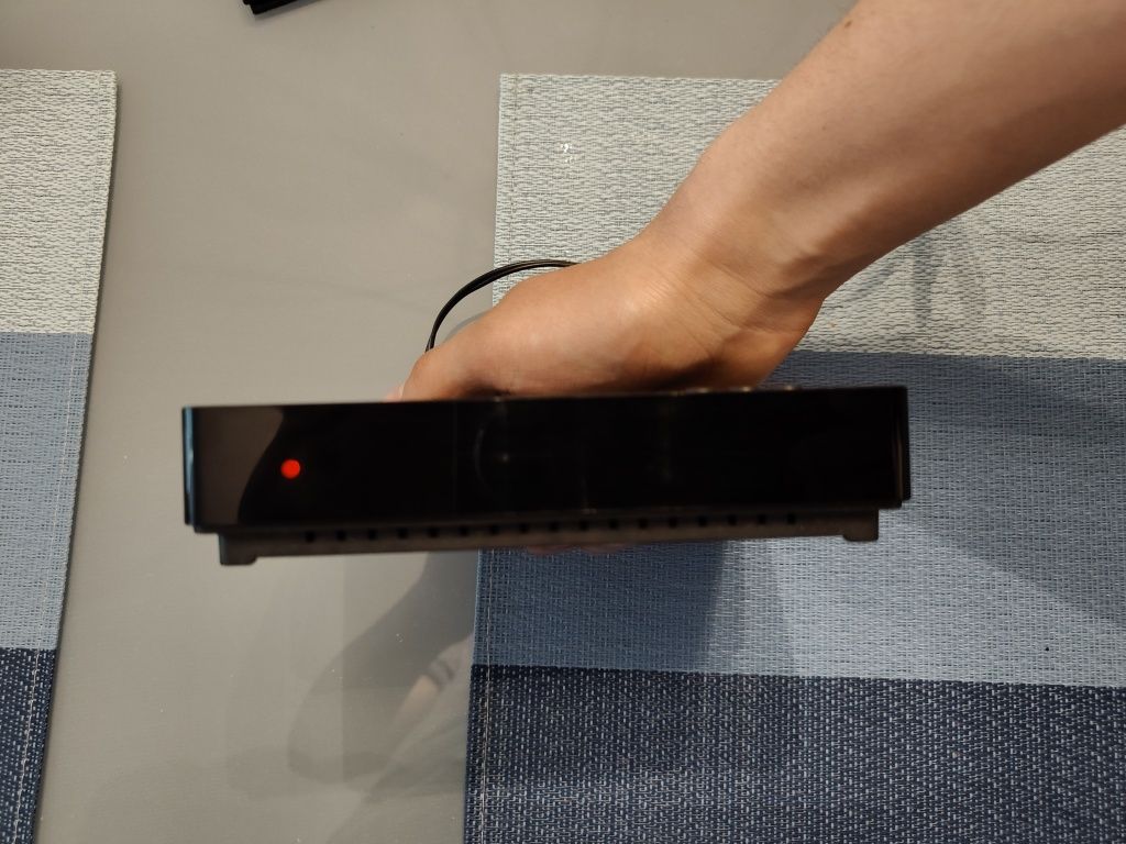 Dekoder TESLA DVBT -2 Hevc z tel. hybrydową - naziemną WI-FI + HDMI ka
