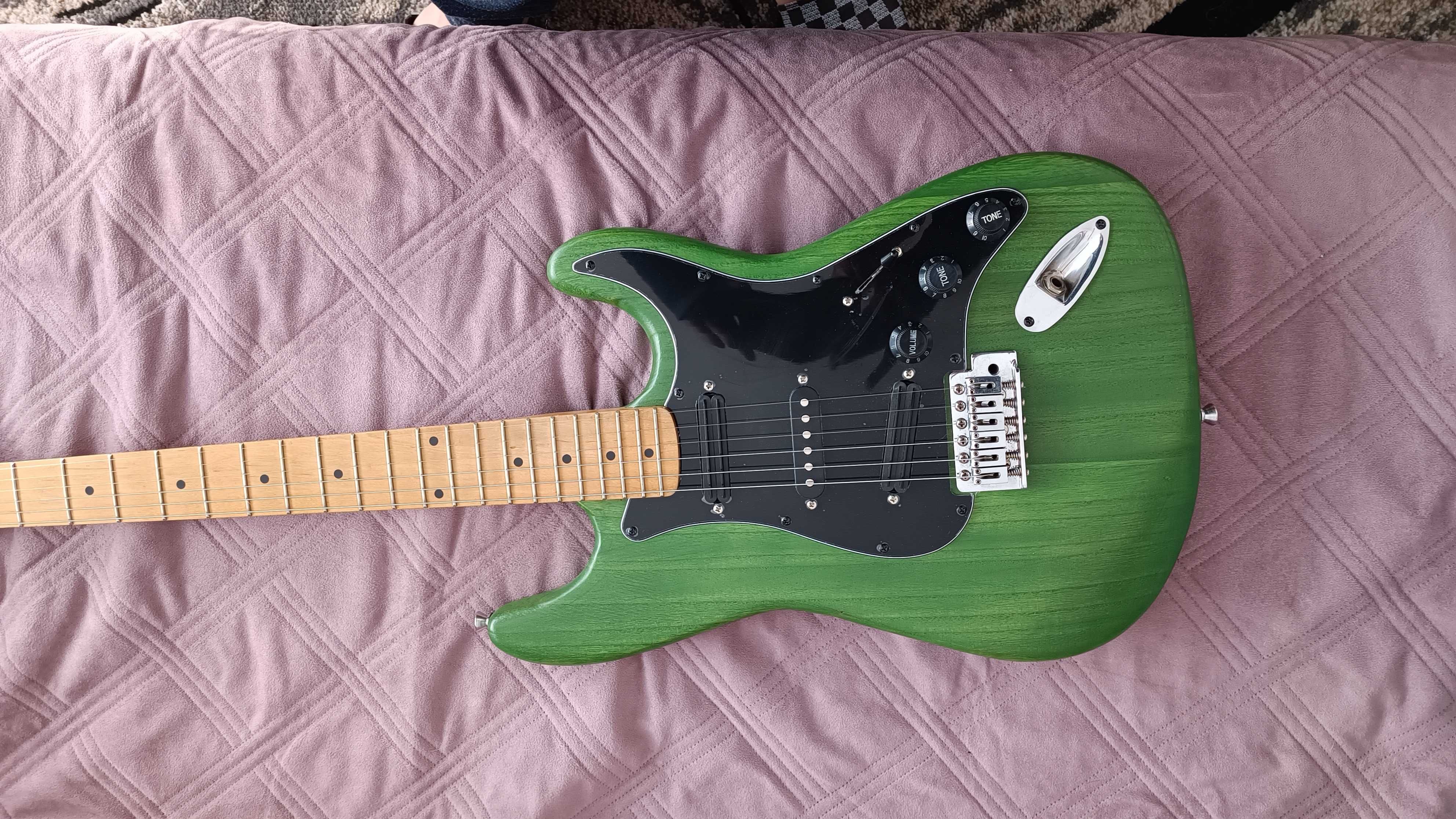 Sprzedam gitarę elektryczną .Stratokaster Green Strat.