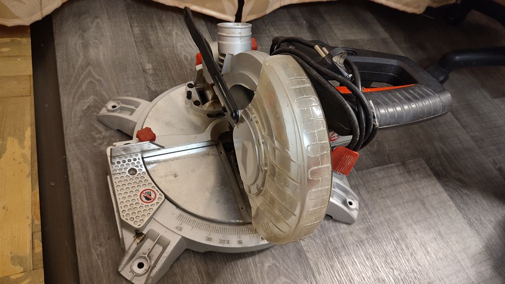 Пила торцовочная 210мм 1400ват 5500 об/мин Intertool