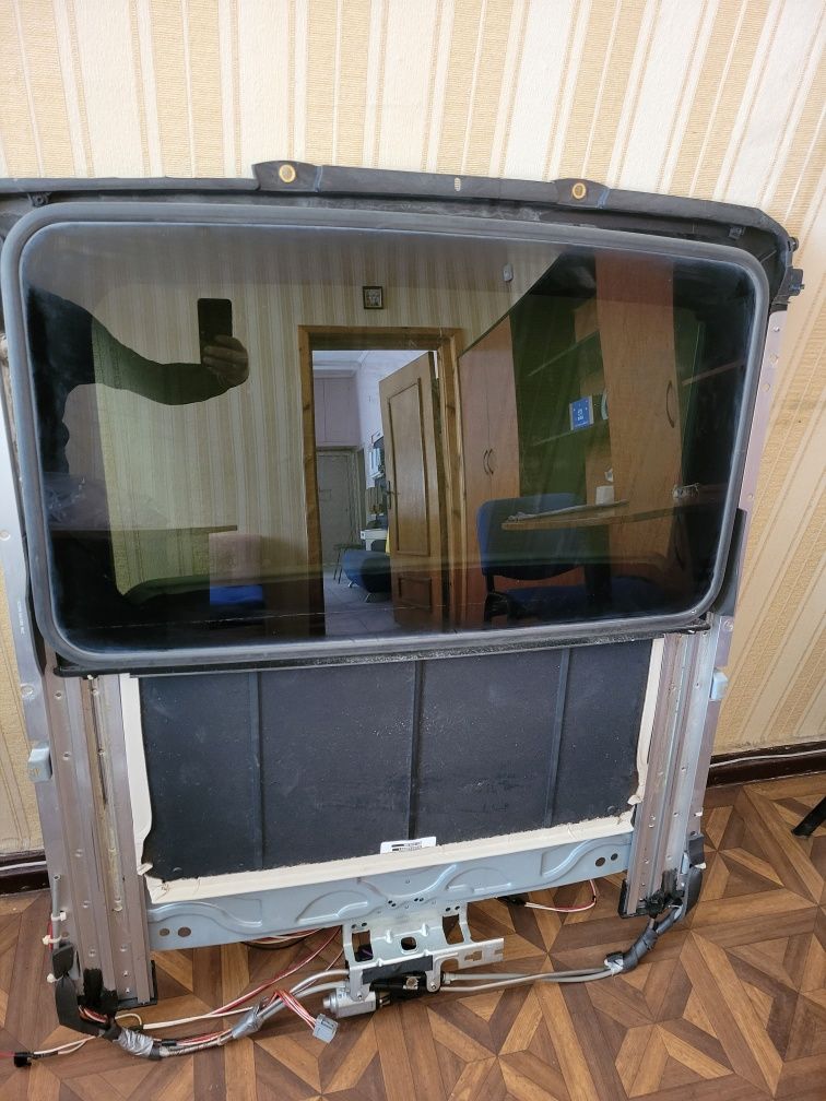 Люк для автомобіля універсальний