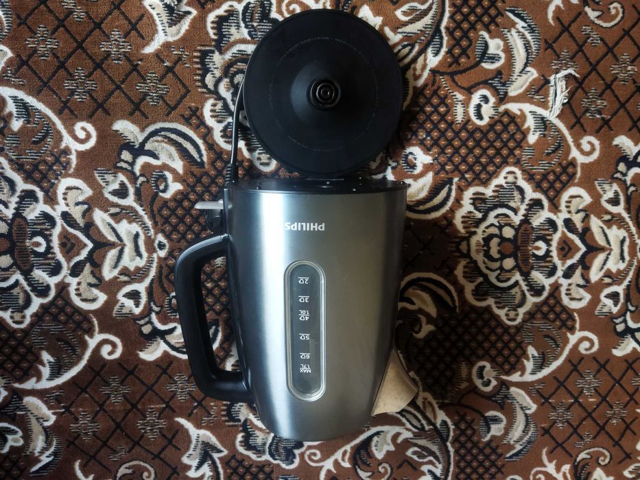 Чайник Philips нержавейка HD 9358 2200W 1.7литра.