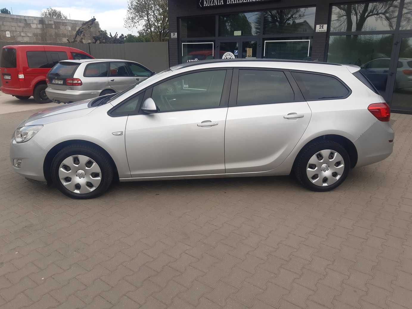 OPEL ASTRA J 1.4 16v kombi 2011 R  222974 km