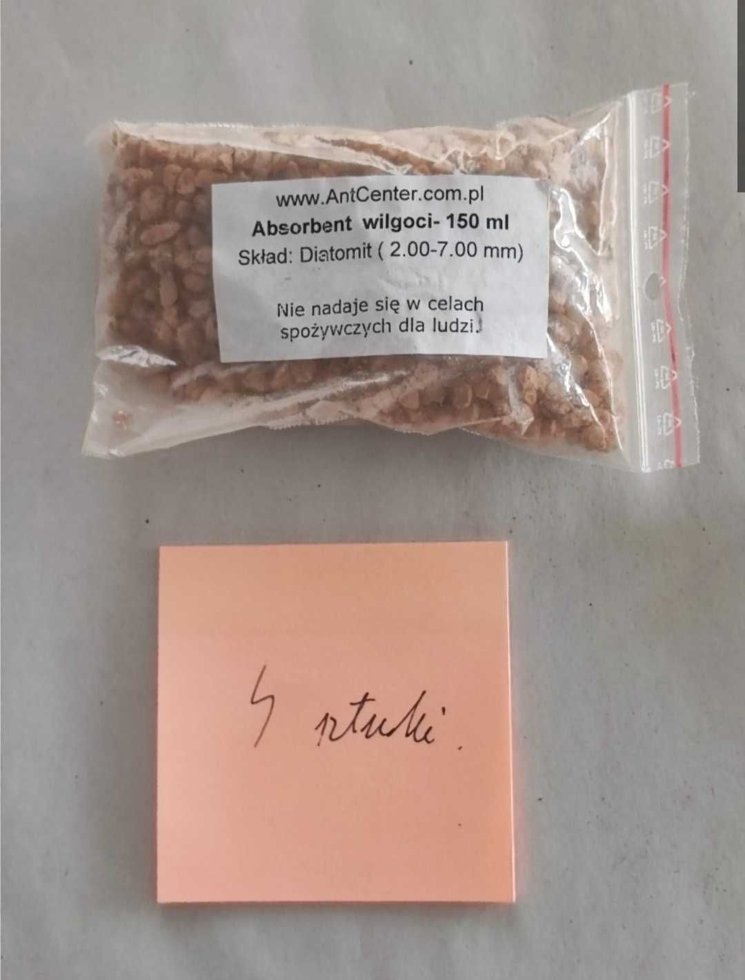 Absorbent wilgoci, ziemia okrzemkowa i glina