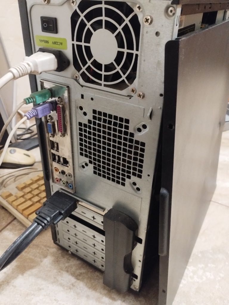 Системний блок Sempron 3000+ Socket 754 DDR 2 Gb Nvidia NVS300512 DDR3