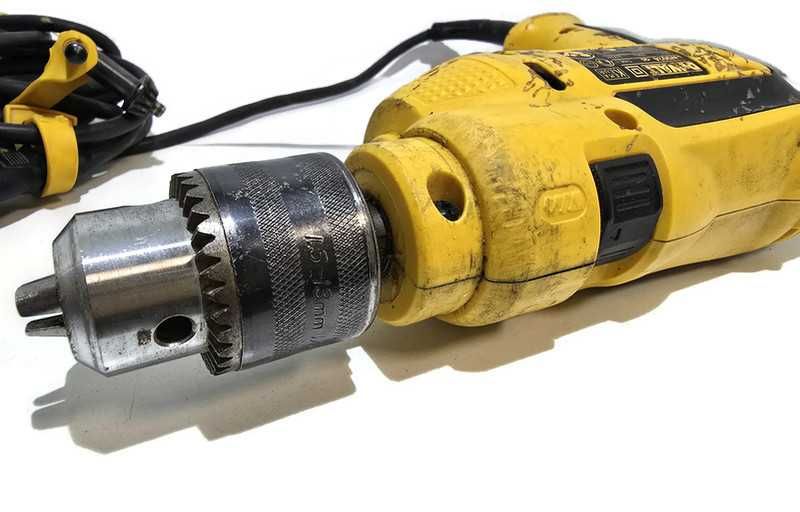 Wiertarka udarowa 650W DeWalt DWD024
