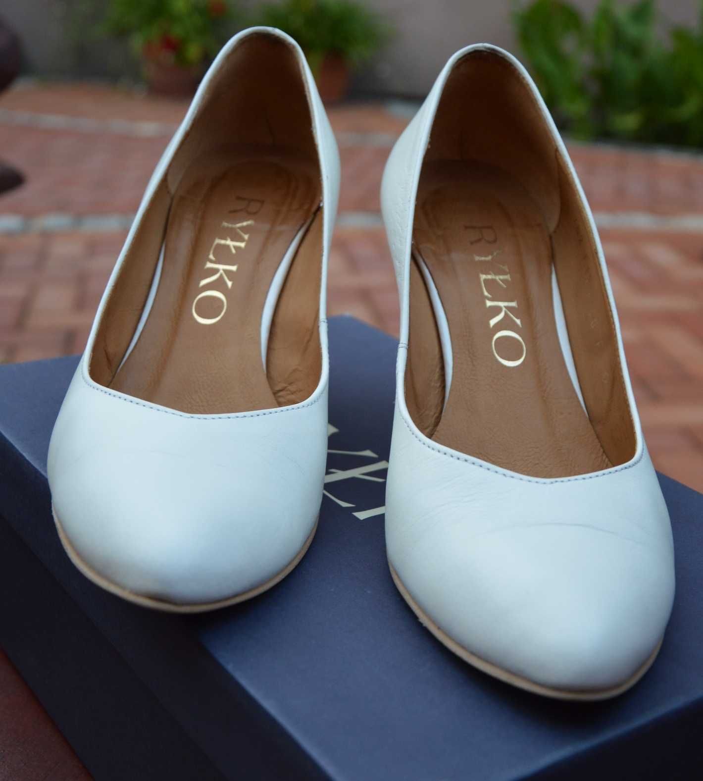 Buty Ślubne Ryłko skórzane rozm. 38