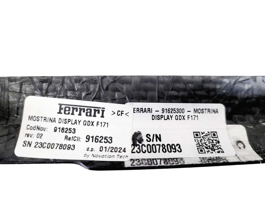 Ferrari 296 - dekor display panel listwa ozdobna deski konsoli carbon