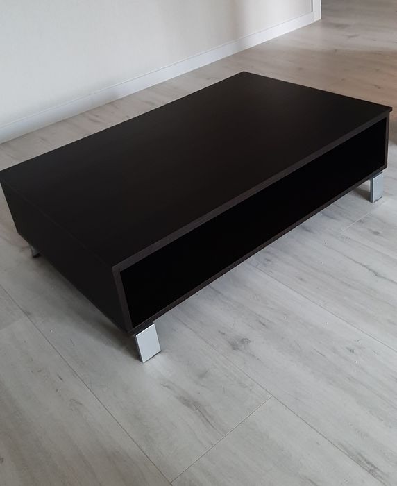 Журнальний столик