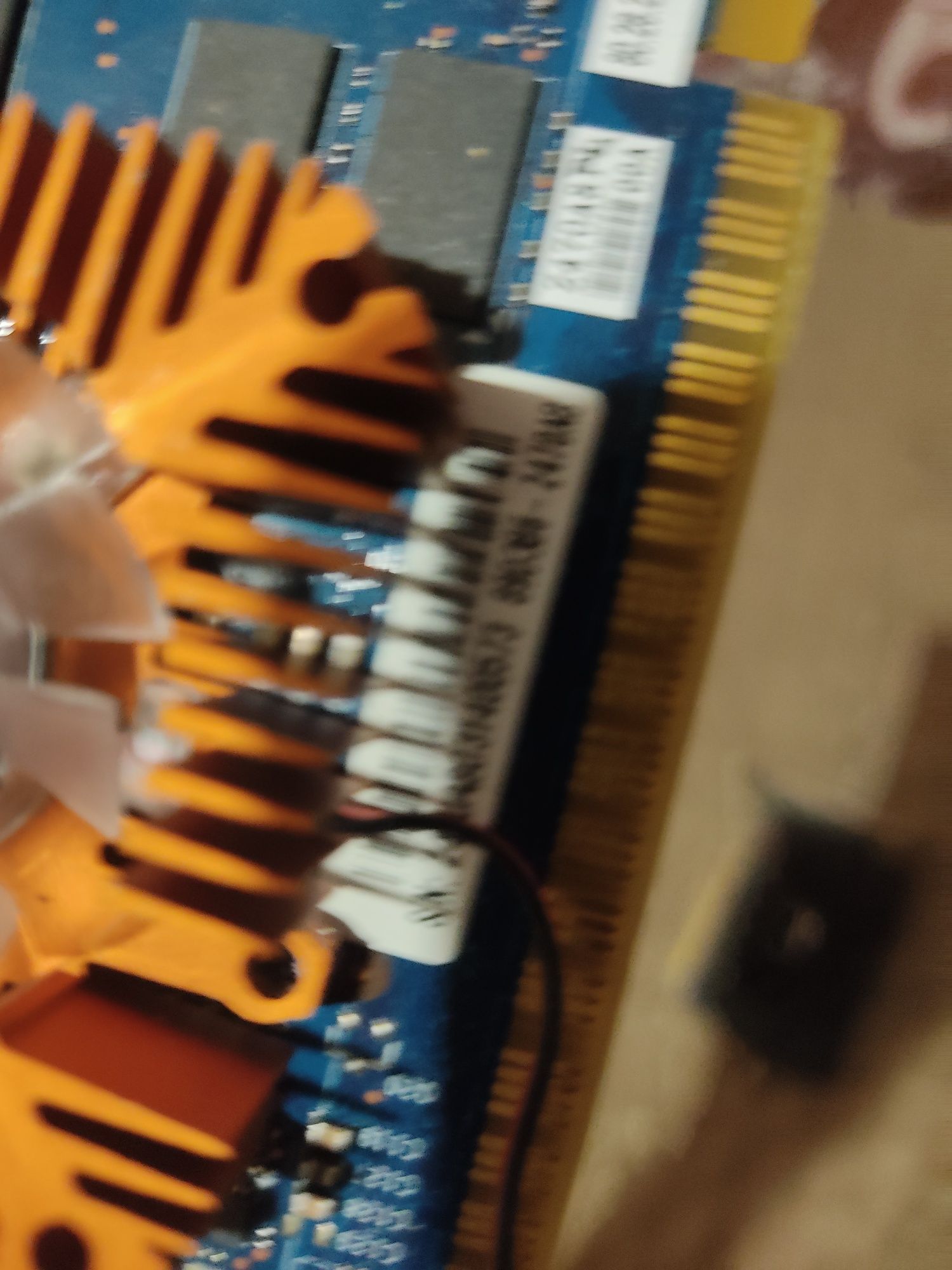 Продам видеокарты в хорошем состоянии все с hdmi dva vga