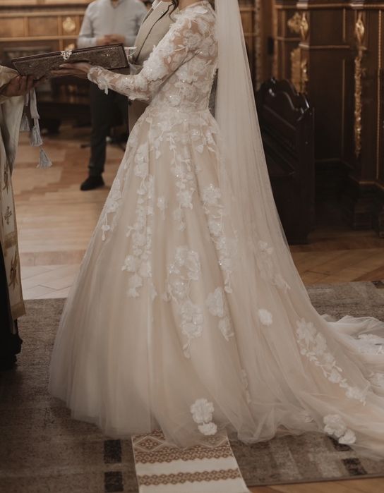 Весільна сукня жіноча