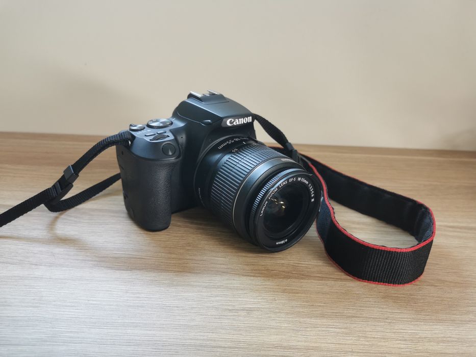 Canon EOS 250D 18-55mm