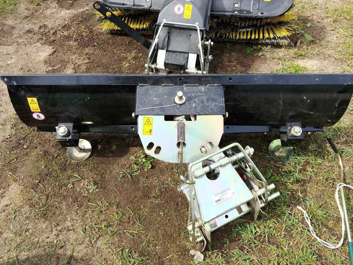 John Deere X135R traktorek kosiarka pług szczotka rotacyjna zestaw