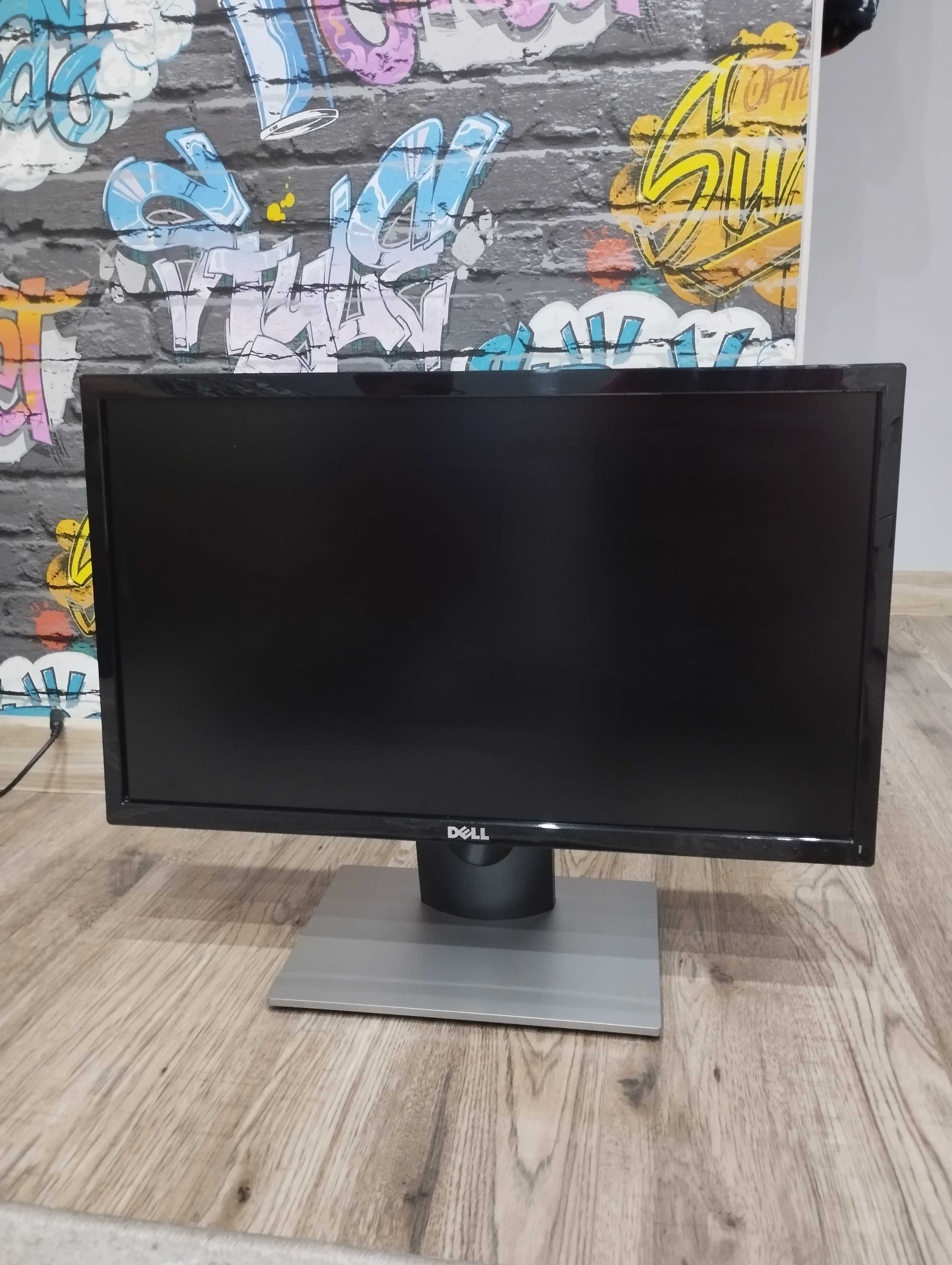 Sprzedam komputer z monitorem