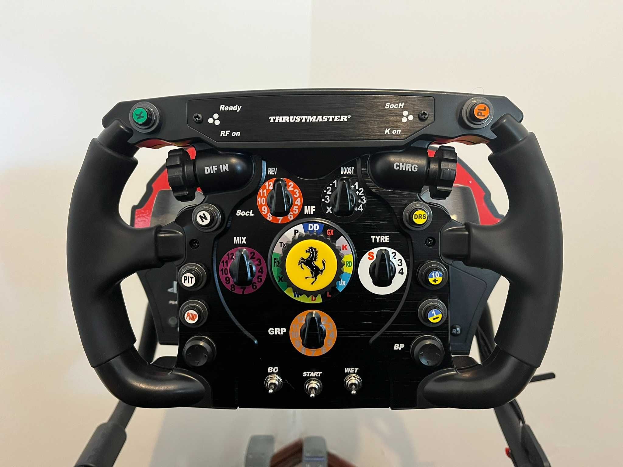 Thrustmaster T300 + Volante F1 + Playseat Challenge