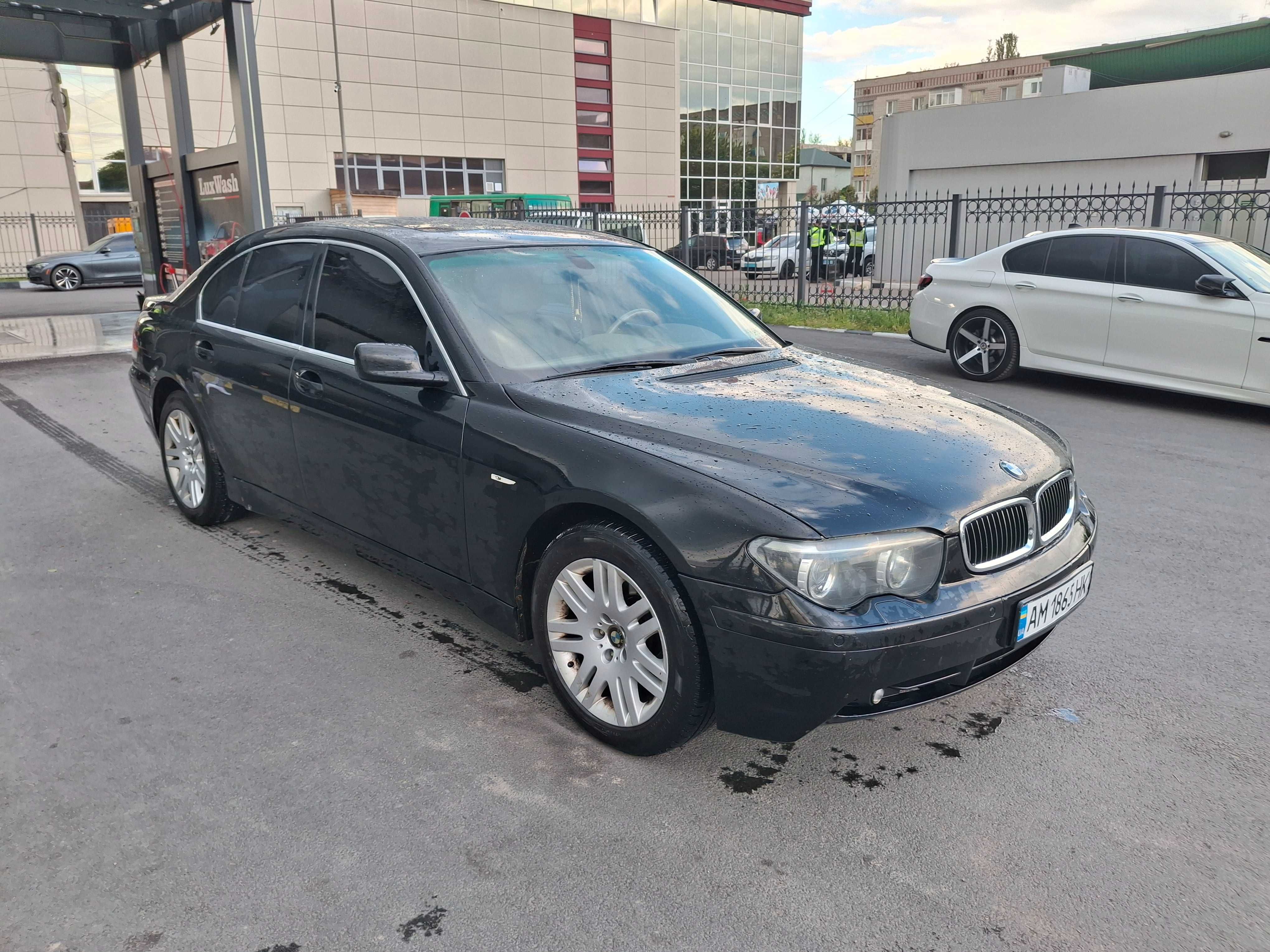 Автомобіль бмв е 65